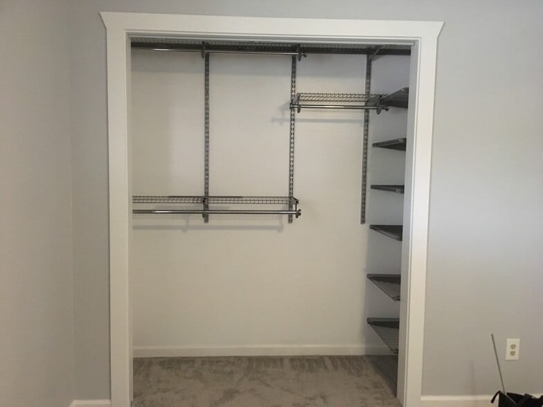 Building Photo - 1180 S Depew St