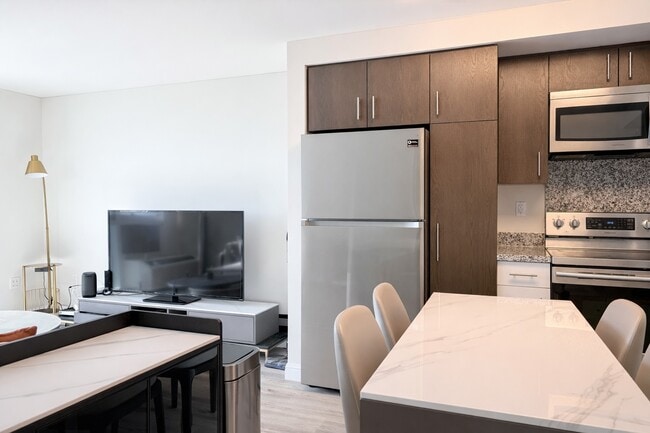 Building Photo - 988 Halekauwila St