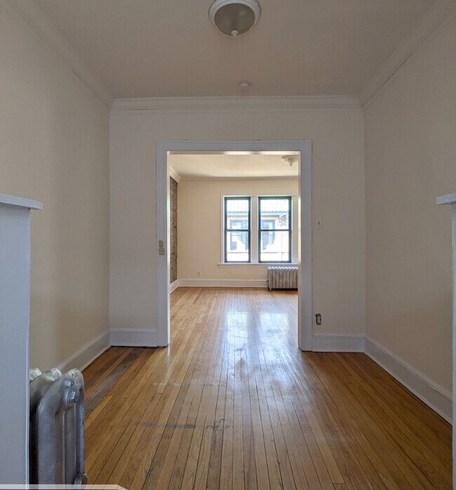 Building Photo - 2330 N Spaulding Ave