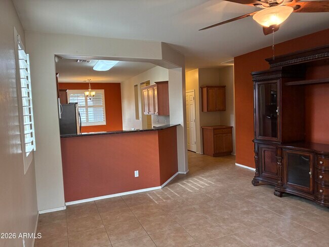 Building Photo - 8011 S 70th Dr