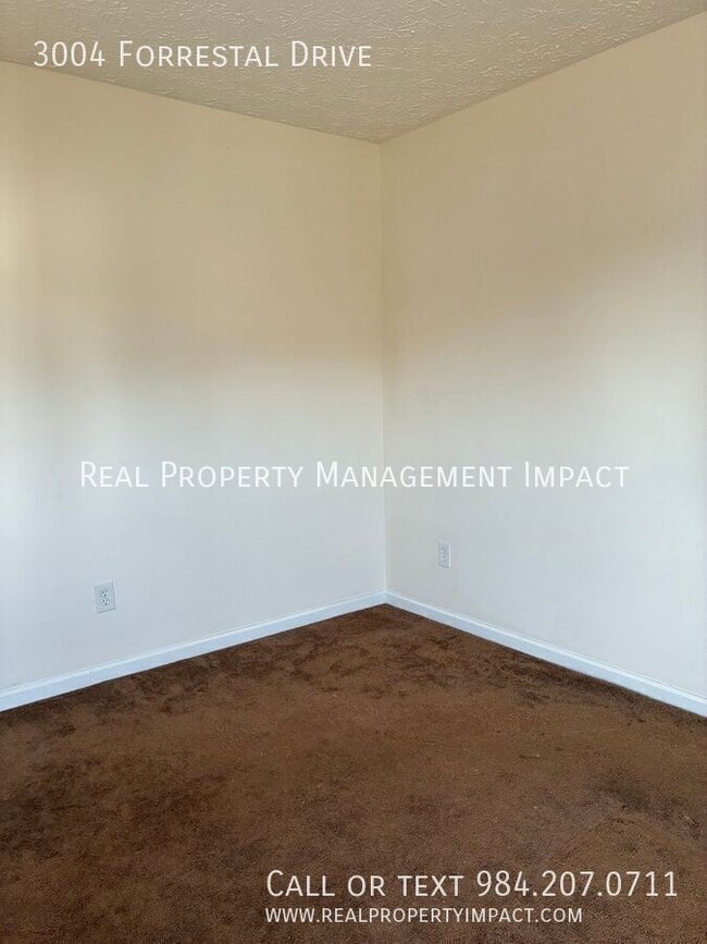 Building Photo - 3004 Forrestal Dr