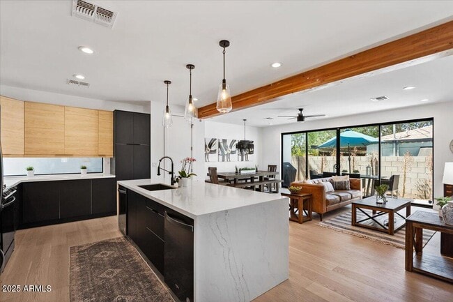 Building Photo - 220 W Monterosa St