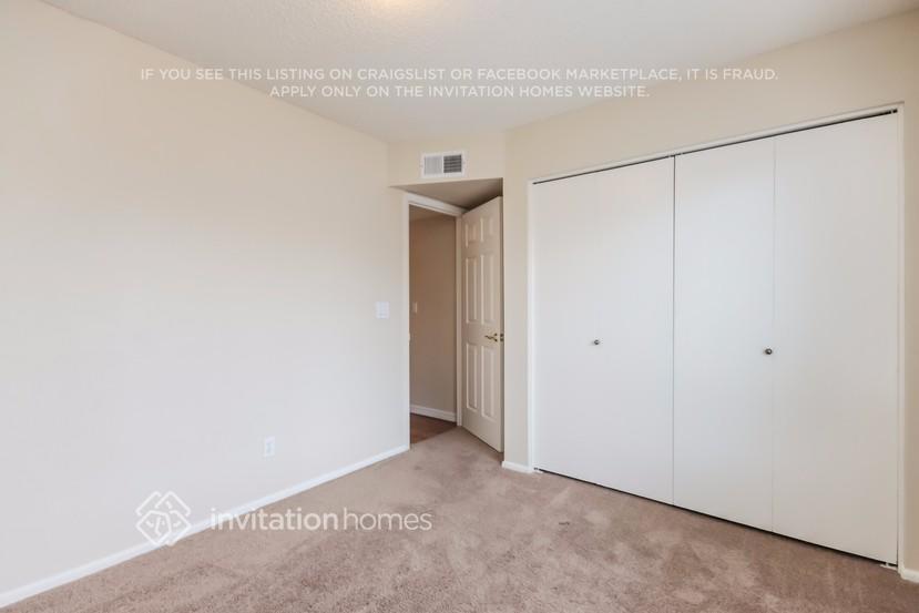 Building Photo - 2551 E Diamond Cir