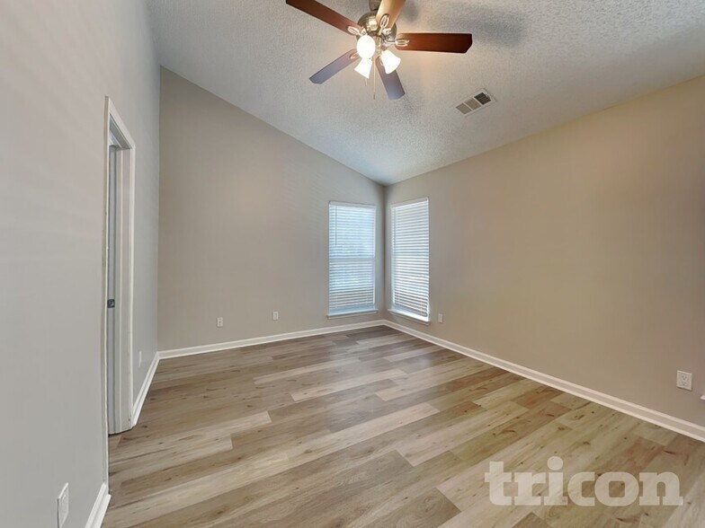 Building Photo - 5769 Village Loop