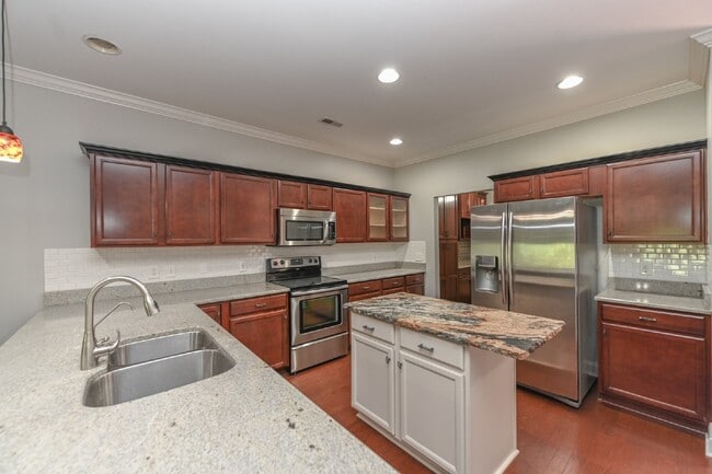 Building Photo - Easy Living in Cottage Grove at 12 Stones