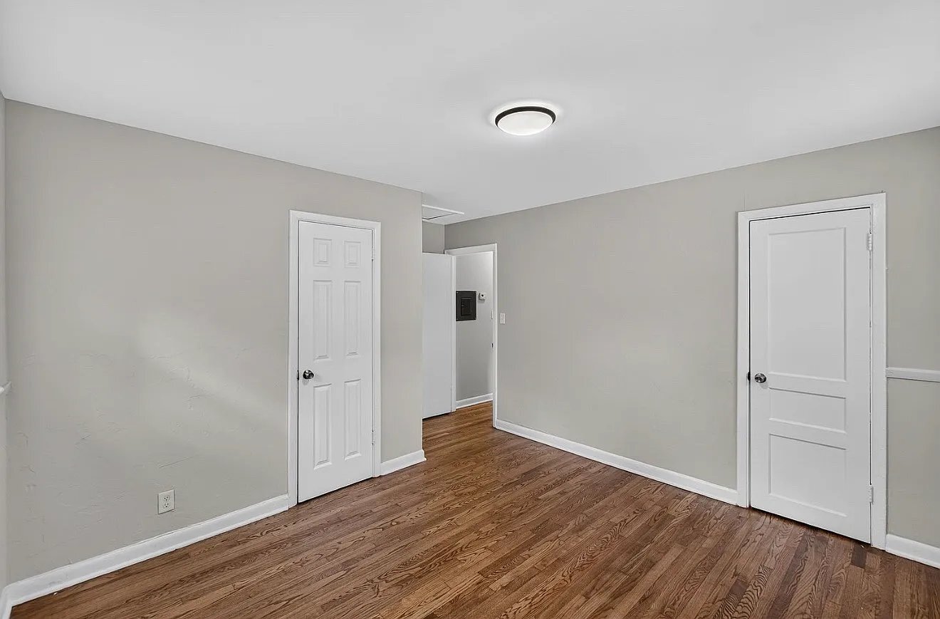 Building Photo - 1121 Glendale Dr