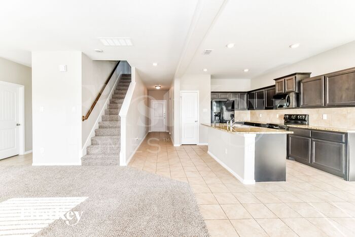 Building Photo - 625 Stanmire Lake Trl