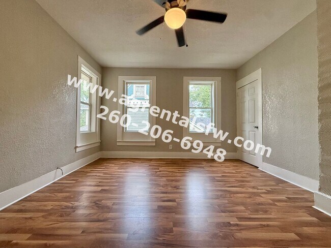 Building Photo - 310 W Dewald St
