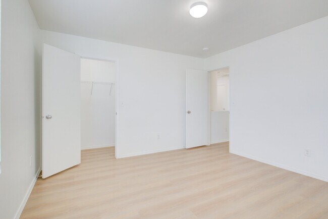 Building Photo - 1153 W 400 S