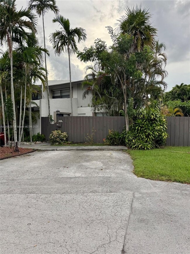 Building Photo - 6630 SW 112th Pl