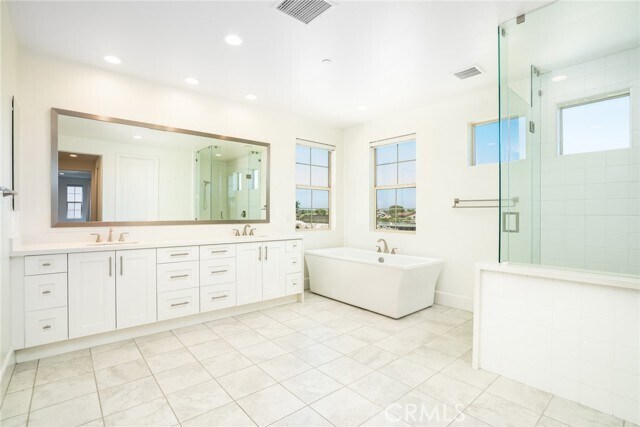 Building Photo - 5192 Goldenrod Cir