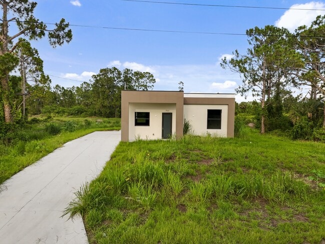Building Photo - 757 Joponica Ave S