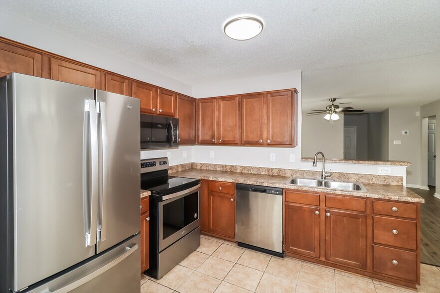 Building Photo - 6844 Kamali Ave