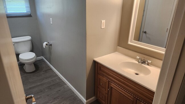 Building Photo - Large Brick Ranch near Cherokee Lake