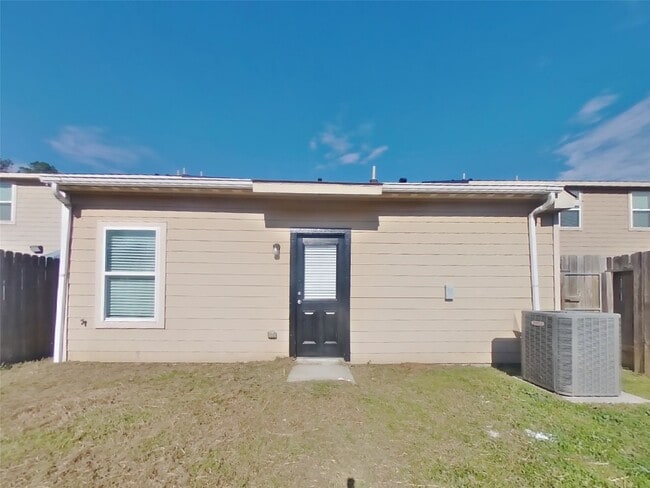 Building Photo - 2055 Sweet Lilac Dr