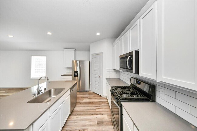 Building Photo - 14734 Sweetwater Dr