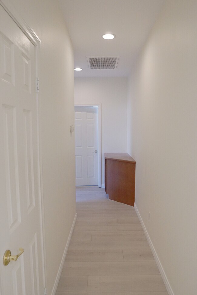 Building Photo - 84030 Colibri Ct