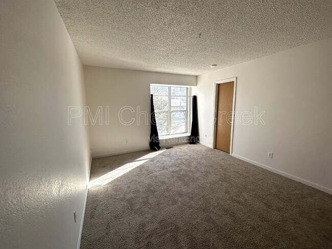 Building Photo - 5615 S Malta St