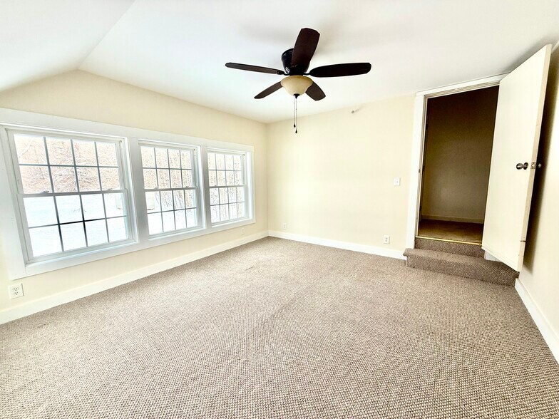 Building Photo - 278 Main St