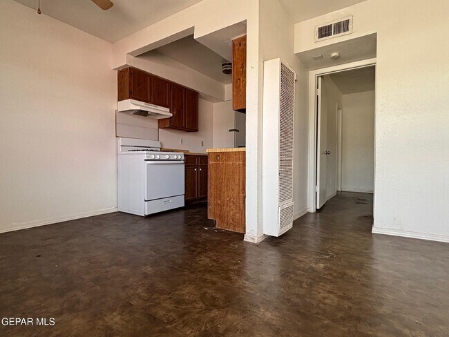 Building Photo - 2409 Red Sails Dr