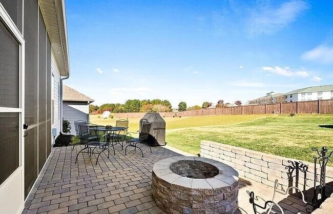 Building Photo - Spacious 4-Bedroom Retreat with 3 Full Baths in Anderson's Prime Location!