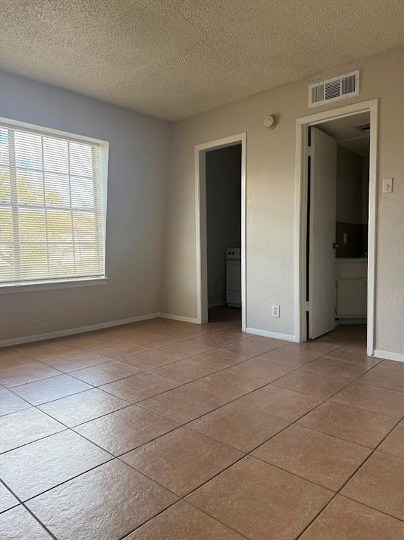 Building Photo - 311 E 31st St