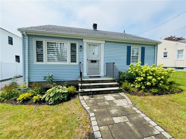 Building Photo - 5 Holten Ave