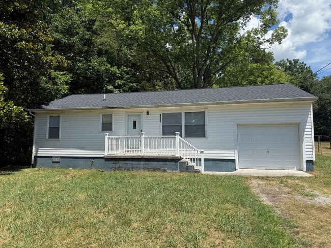 Primary Photo - 3 Bedroom 1 bath house in Morristown, TN