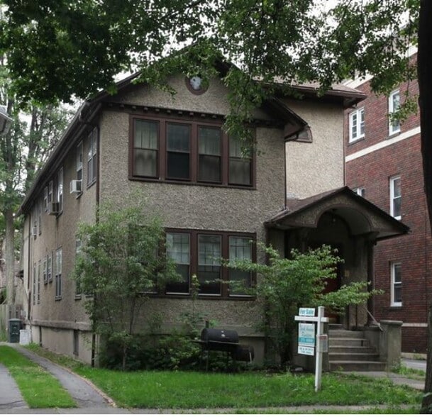 Building Photo - 37 Vick Park B