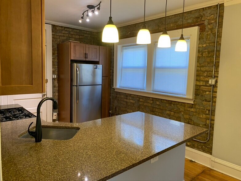 Building Photo - 6024 N rockwell