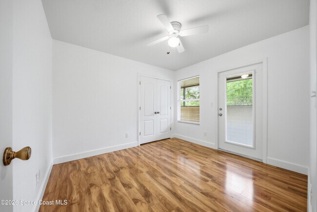 Building Photo - 2605 S Park Ave