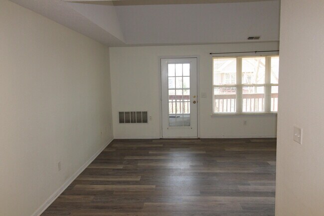 Building Photo - 1411 Heatherwood Ln