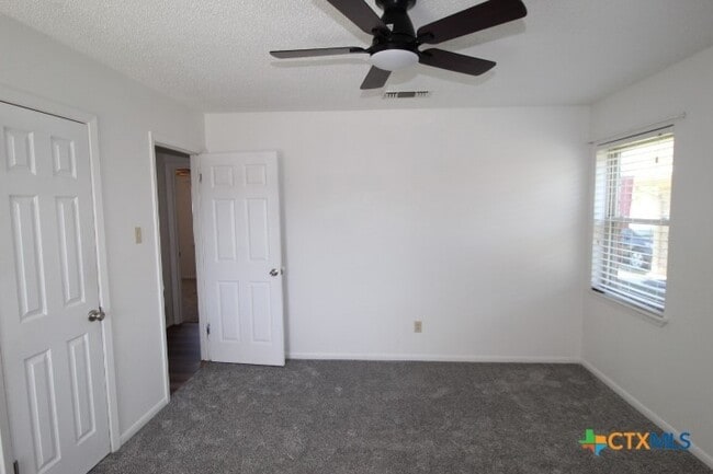 Building Photo - 1606 Hughes Ave