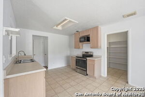 Building Photo - 535 Centro Hermosa