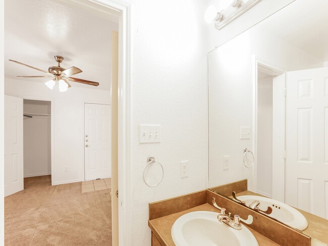 Building Photo - 313 Isbell Rd