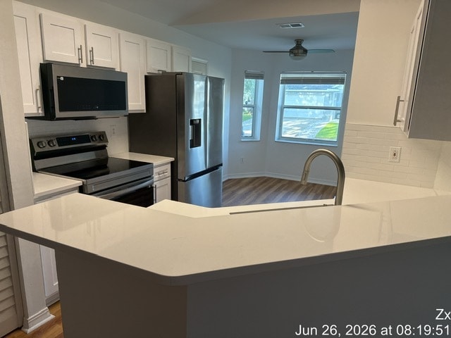 Building Photo - 405 Mango Cir