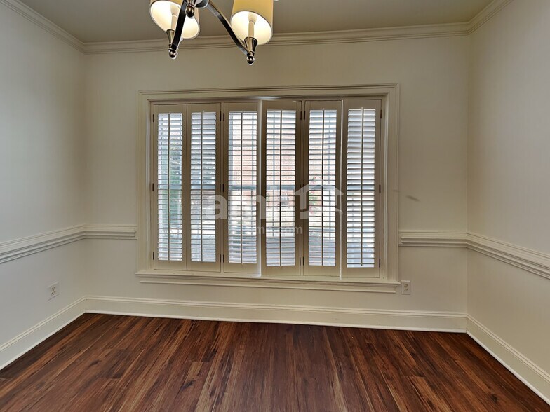 Building Photo - 6111 Creft Cir