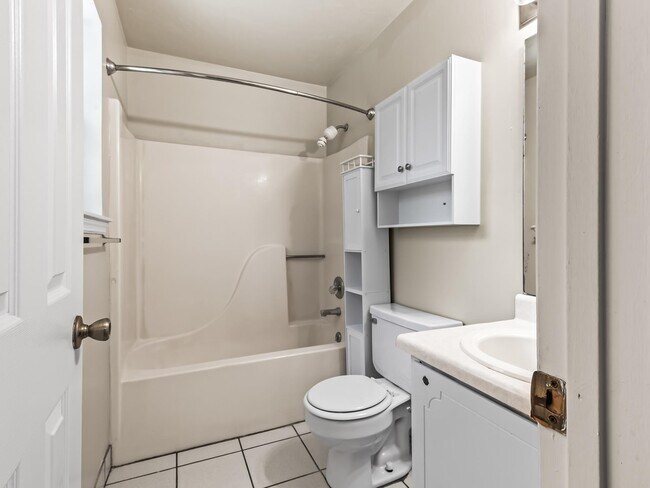Building Photo - 8760 Minnow Creek Dr