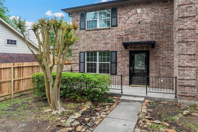 Building Photo - 3718 Treasure Island Dr