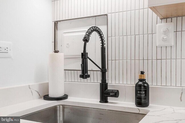 Building Photo - 2201 L St NW