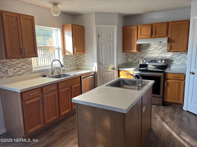 Building Photo - 7086 Shady Pine Ct