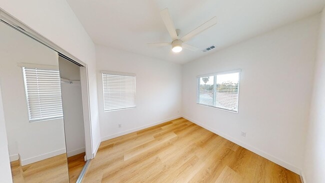 Building Photo - 5339 W Falls View Dr