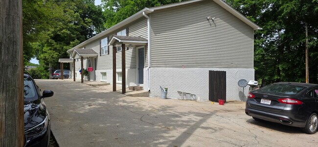 outside view - 210 George Wallace Hwy