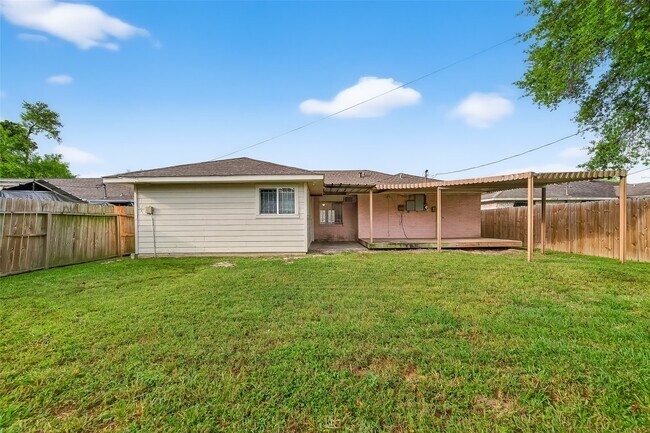 Building Photo - 15022 Chipman Ln.