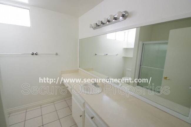 Building Photo - 31555 Lindero Canyon Rd