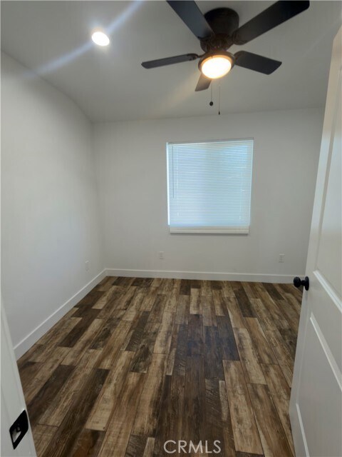 Building Photo - 521 W 78th St
