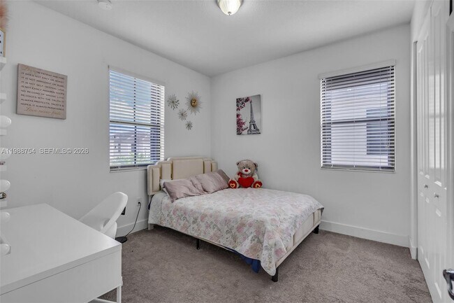 Building Photo - 3332 W 95th Terrace