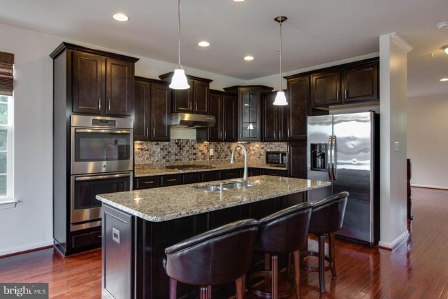 Building Photo - 7931 Silver Oak Rd