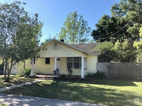 Building Photo - **Large (4BR/1BA) Dade City Home**