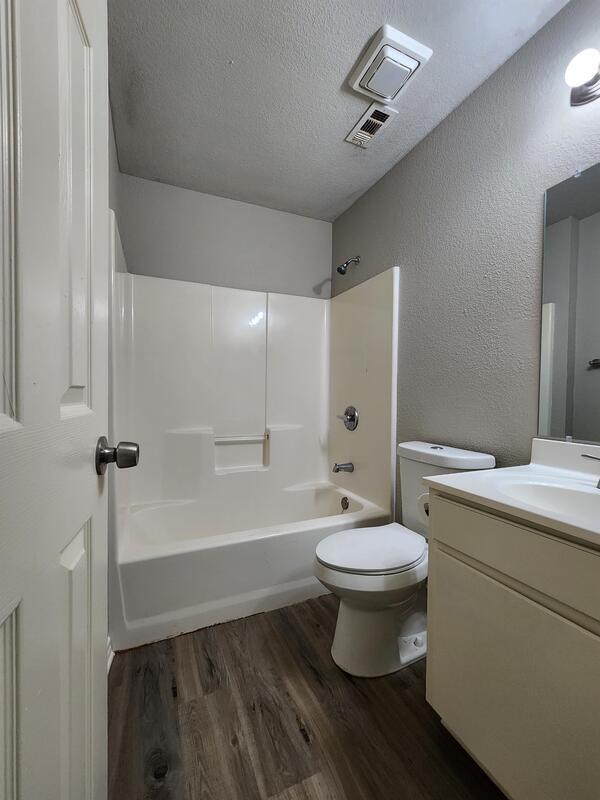 Building Photo - 10245 Country Hills Blvd